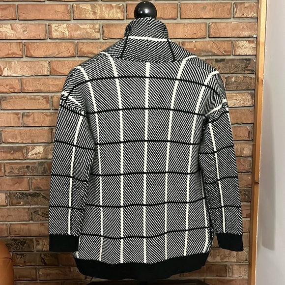 Black and White Shawl Collar Open Front Cardigan with Pockets size small - Picture 2 of 10